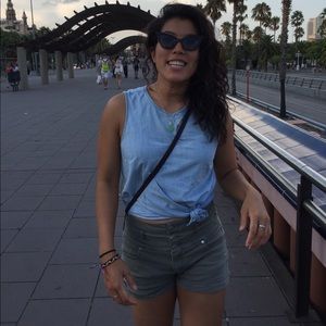 Meet your Posher, Vivian